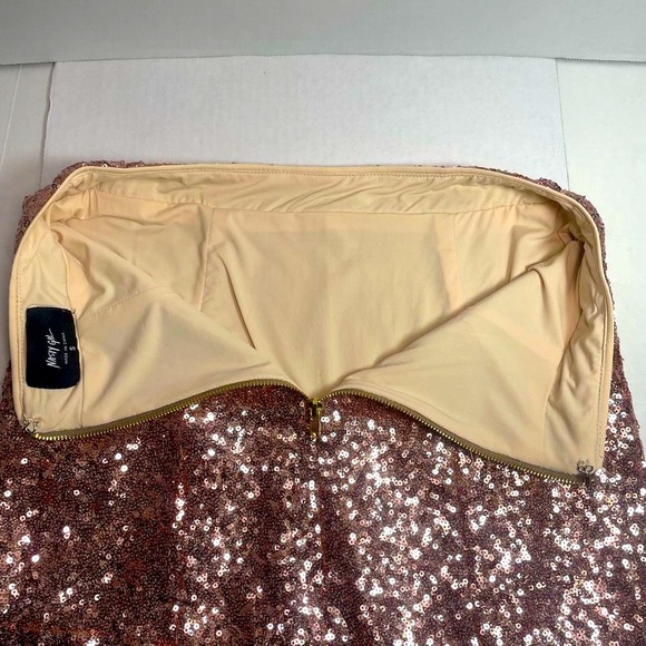 BNWT NASTY GAL ROSE GOLD SEQUIN MINI SKIRT SMALL - Picture 10 of 13